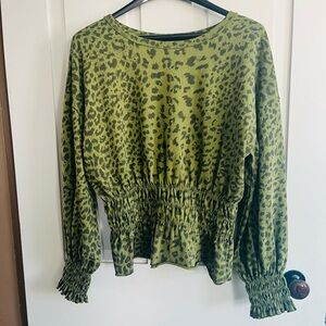 Chic Leopard Print Long Sleeve Top in Olive